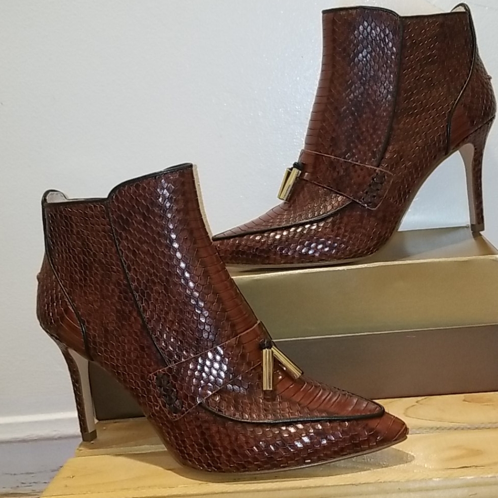 NEW Louise et Cie Shiro Leather Bootie